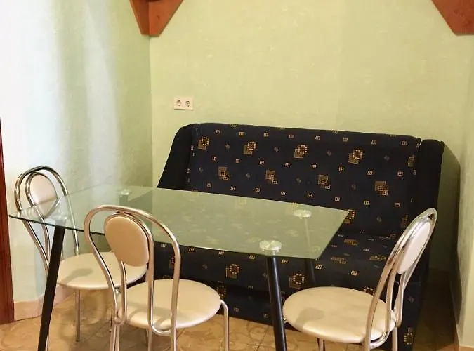 Apartamento Svobody, Near The Opera